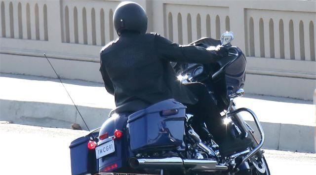 2015 Harley-Davidson Road Glide Kameralara Yakalandı 5. İçerik Fotoğrafı