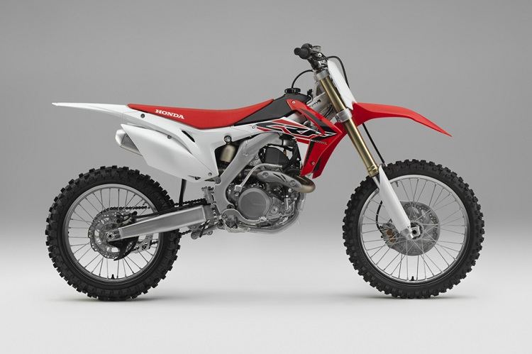 2016 CRF250R ve CRF450R Görücüye Çıktı! 1. İçerik Fotoğrafı