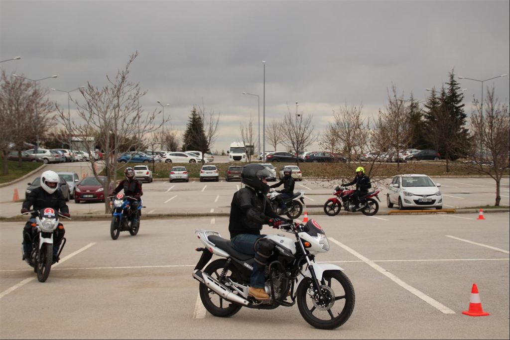 Ankara'da Motosikletin Kalbi Üniversitelerde Atıyor 5. İçerik Fotoğrafı