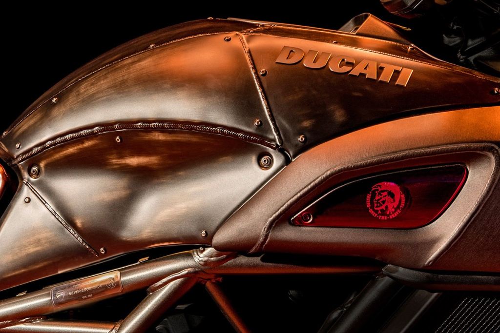 Ducati ve Diesel Takımı, Diavel Diesel’i Yaratmak İçin Buluştu!  2. İçerik Fotoğrafı