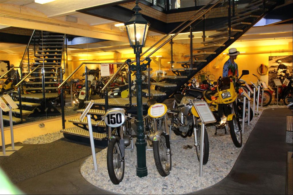 First Berlin Gdr Motorcycle Müzesi’ndeyiz 2. İçerik Fotoğrafı