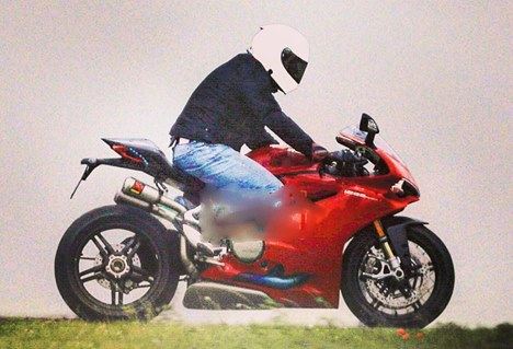 Güncellenmiş Ducati 1299 Panigale Test Esnasında Yakalandı!  2. İçerik Fotoğrafı