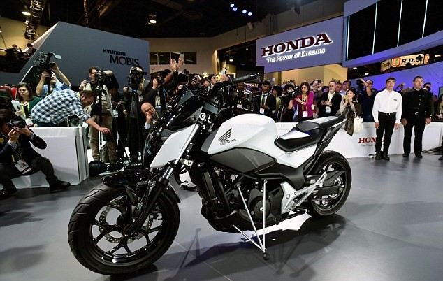 Honda Kendi Kendine Dengede Duran Motosikletin Detayları!  1. İçerik Fotoğrafı