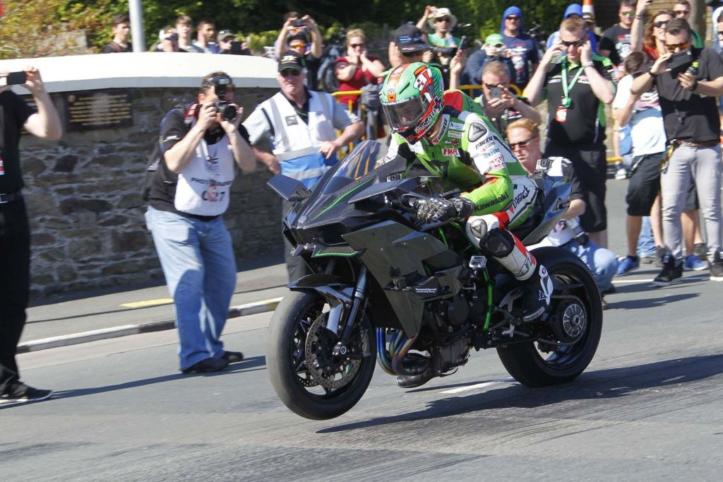 Isle of Man TT'nin Hız Rekoru Kawasaki H2R İle Kırıldı! 1. İçerik Fotoğrafı