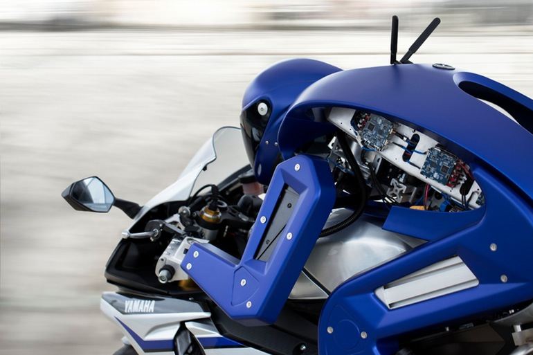 Yamaha'dan Motosiklet Süren Robot: Motobot! 1. İçerik Fotoğrafı